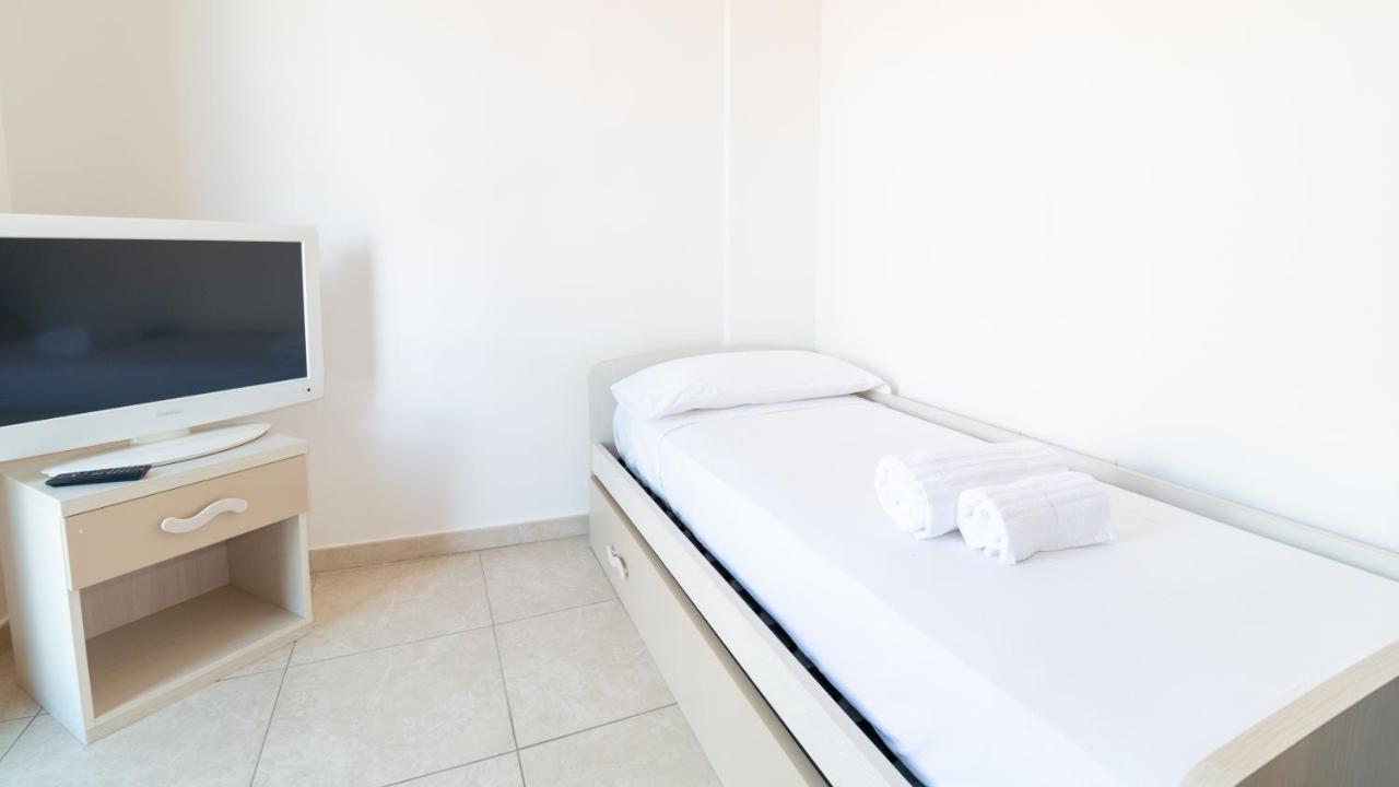 Sardinianworld - Xenia Boutique Tirso Apartment Oristano Bagian luar foto